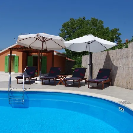House Elvis, Sveti Kirin Holiday home