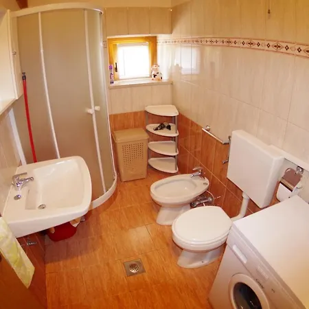 House Elvis, Sveti Kirin Holiday home