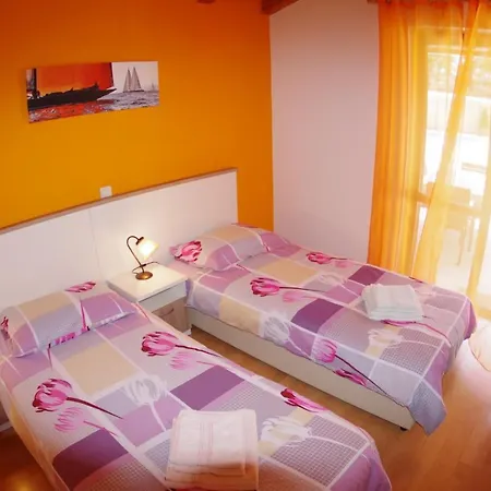 Сasa de vacaciones House Elvis, Sveti Kirin Vodnjan