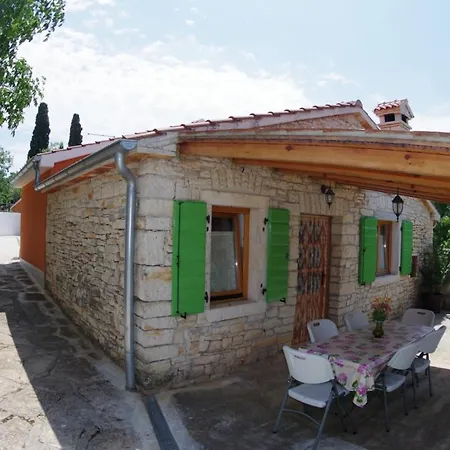 House Elvis, Sveti Kirin * Vodnjan