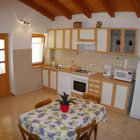 Holiday home House Elvis, Sveti Kirin