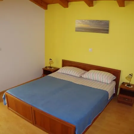 House Elvis, Sveti Kirin * Vodnjan