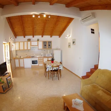 Сasa de vacaciones House Elvis, Sveti Kirin *